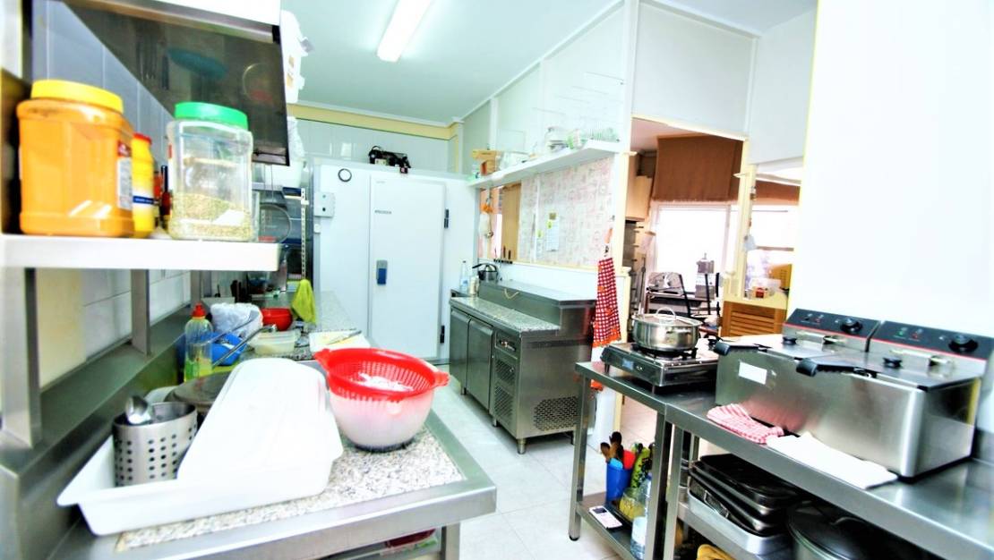 Venta - Commercial property - Torrevieja - Torrevieja Centro