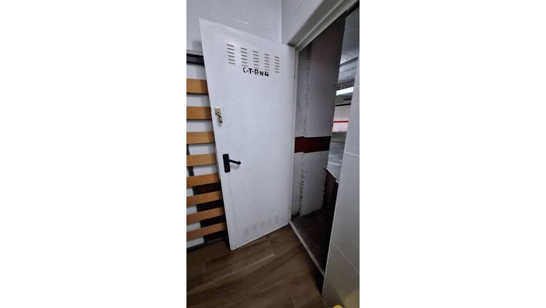 Venta - Commercial property - Torrevieja - Torrevieja Centro