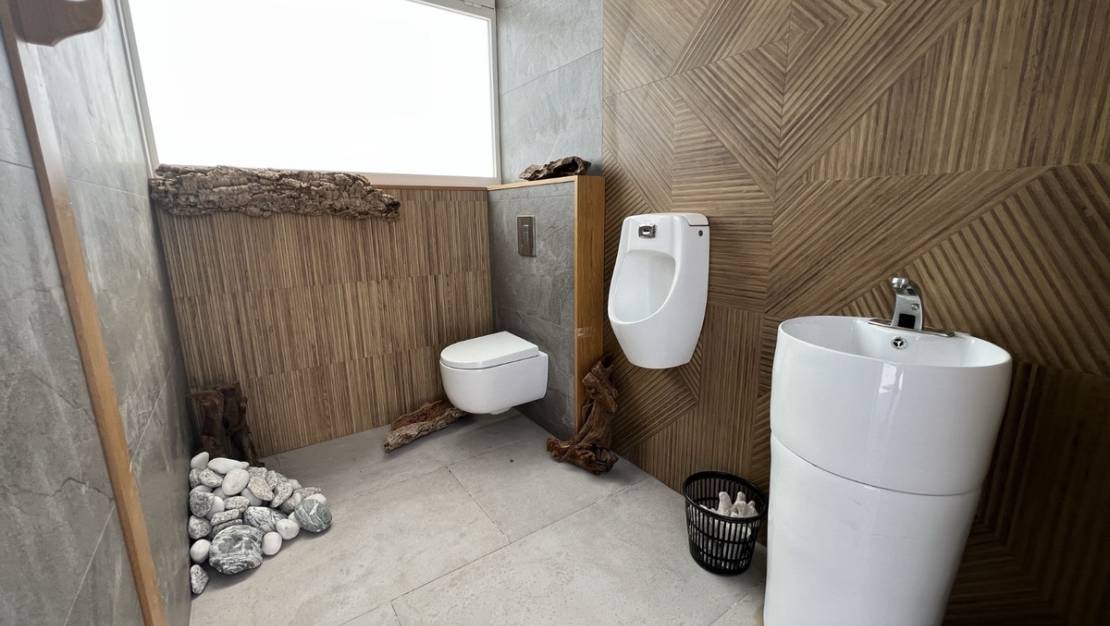 Venta - Commercial property - Torrevieja - Torrevieja Centro