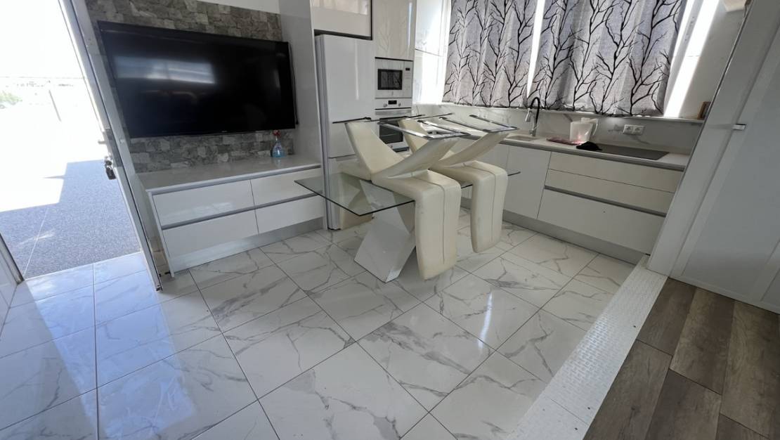 Venta - Commercial property - Torrevieja - Torrevieja Centro