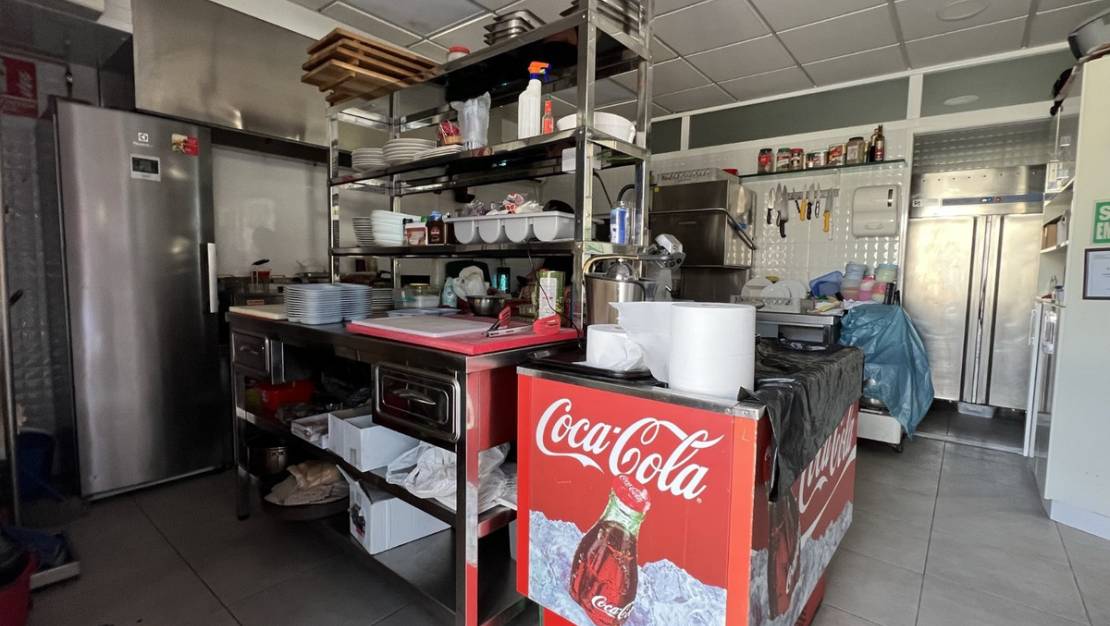 Venta - Commercial property - Torrevieja - Torrevieja Centro