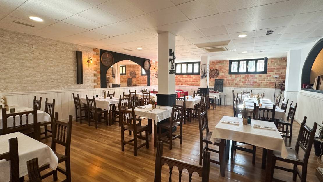 Venta - Commercial property - Torrevieja - Torrevieja Centro