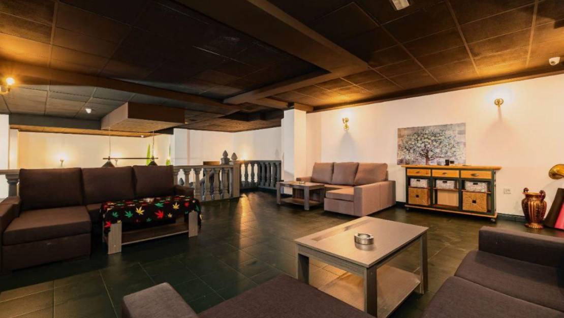 Venta - Commercial property - Torrevieja - Torrevieja Centro