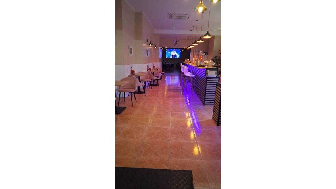 Venta - Commercial property - Torrevieja - Torrevieja Centro
