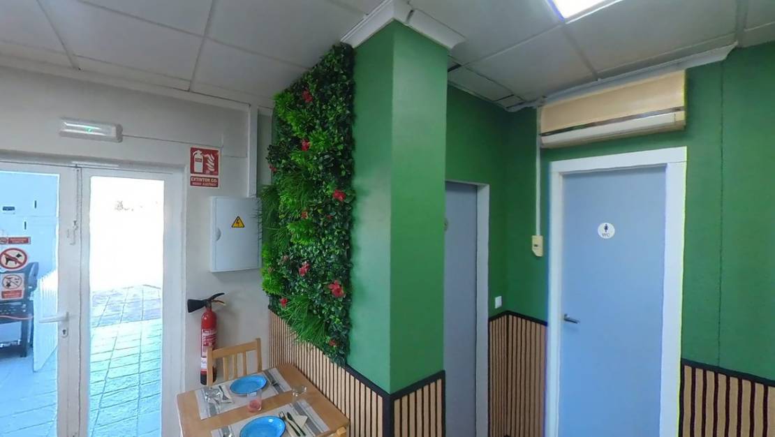 Venta - Commercial property - Torrevieja - Torrevieja Centro