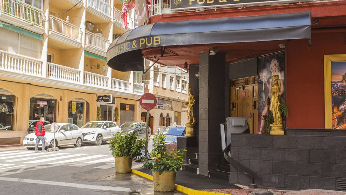 Venta - Commercial property - Torrevieja - Torrevieja Centro