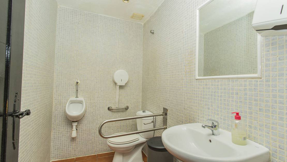 Venta - Commercial property - Torrevieja - Torrevieja Centro