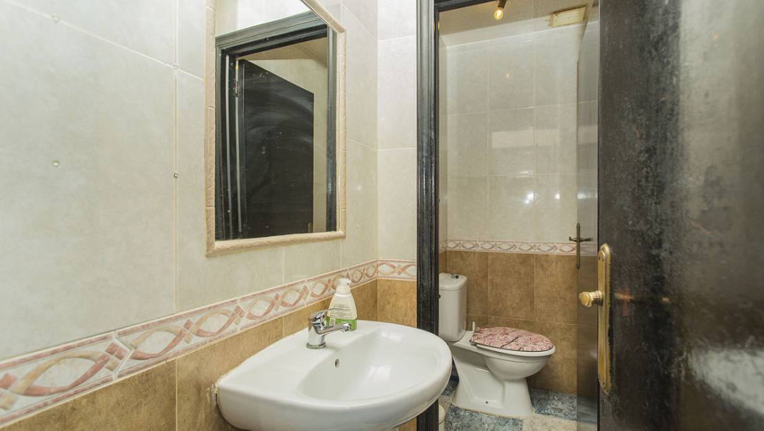 Venta - Commercial property - Torrevieja - Torrevieja Centro