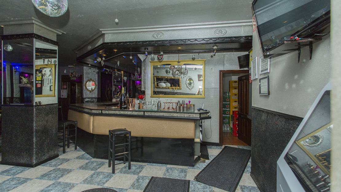Venta - Commercial property - Torrevieja - Torrevieja Centro