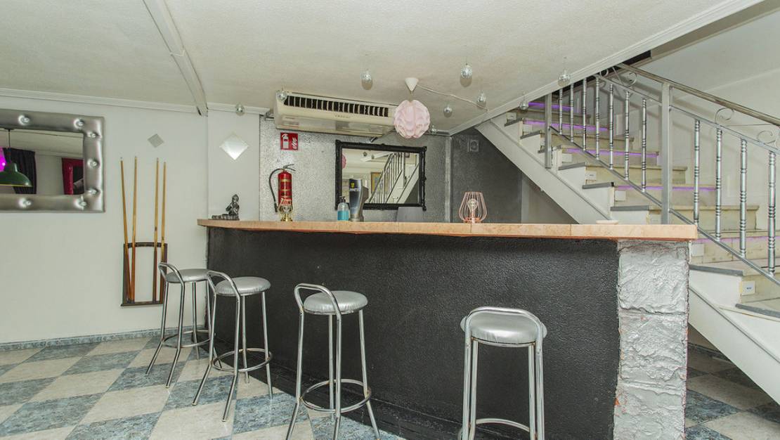 Venta - Commercial property - Torrevieja - Torrevieja Centro