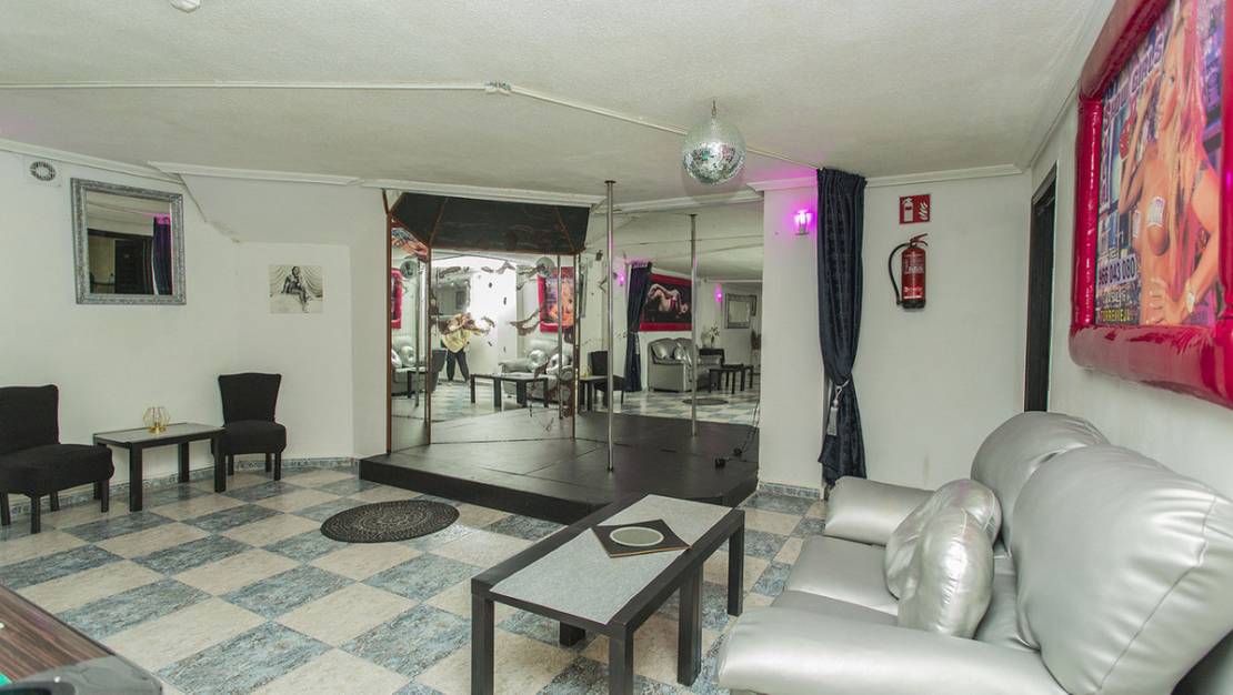 Venta - Commercial property - Torrevieja - Torrevieja Centro