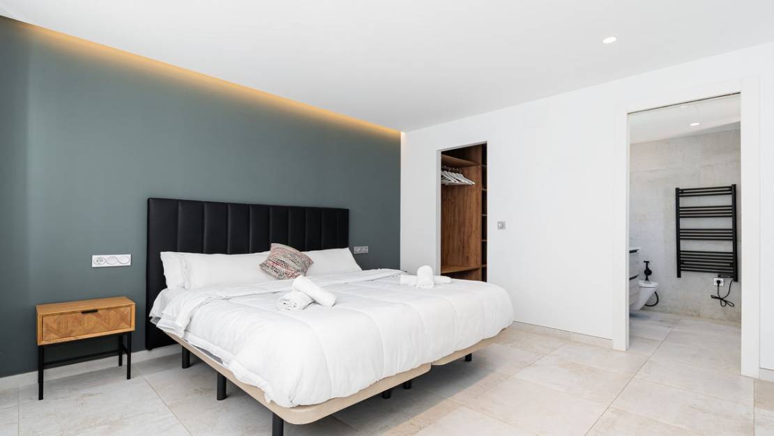 Venta - Commercial property - Torrevieja - Torrevieja Centro