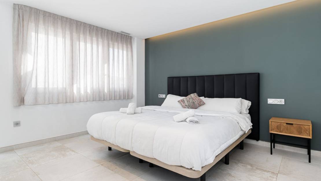 Venta - Commercial property - Torrevieja - Torrevieja Centro