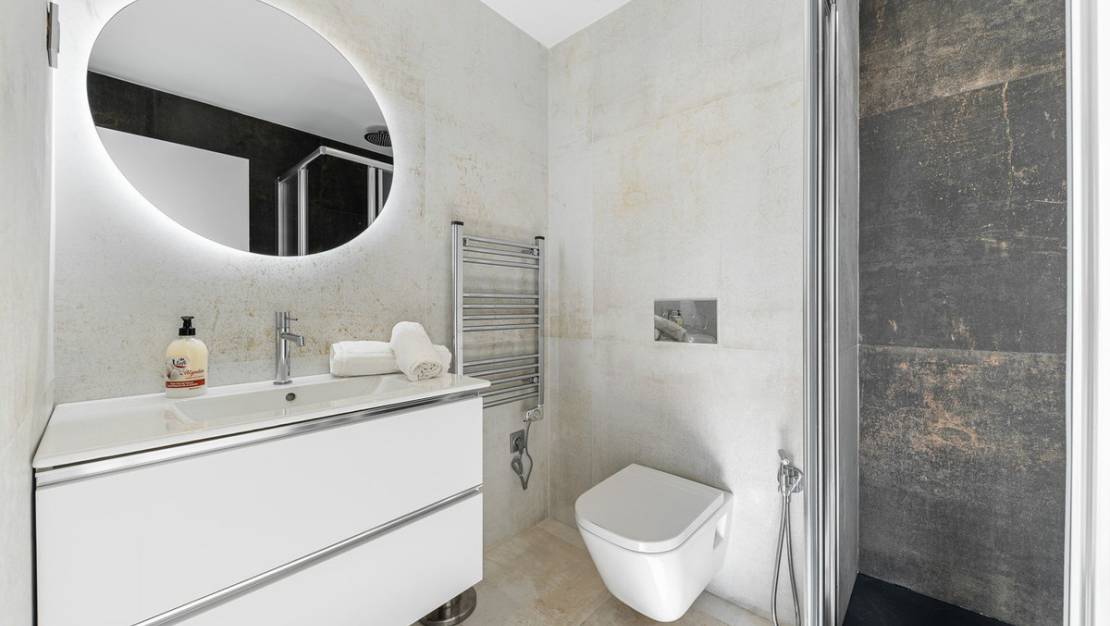 Venta - Commercial property - Torrevieja - Torrevieja Centro