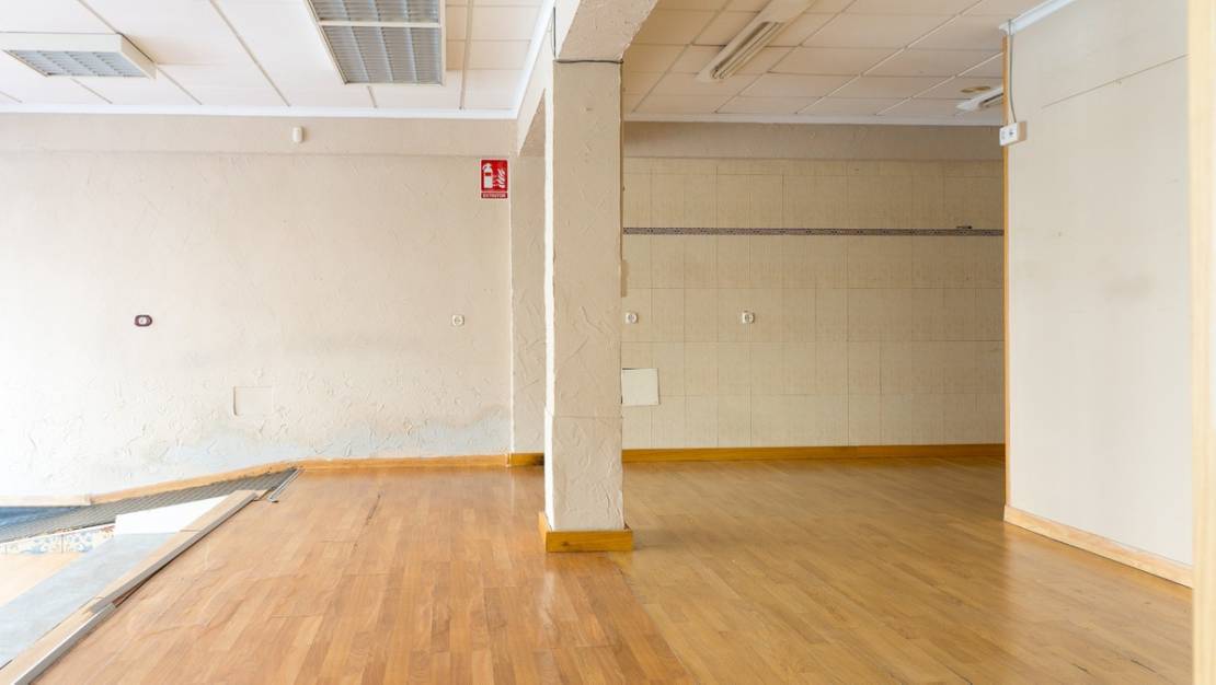 Venta - Commercial property - Torrevieja - Torrevieja Centro