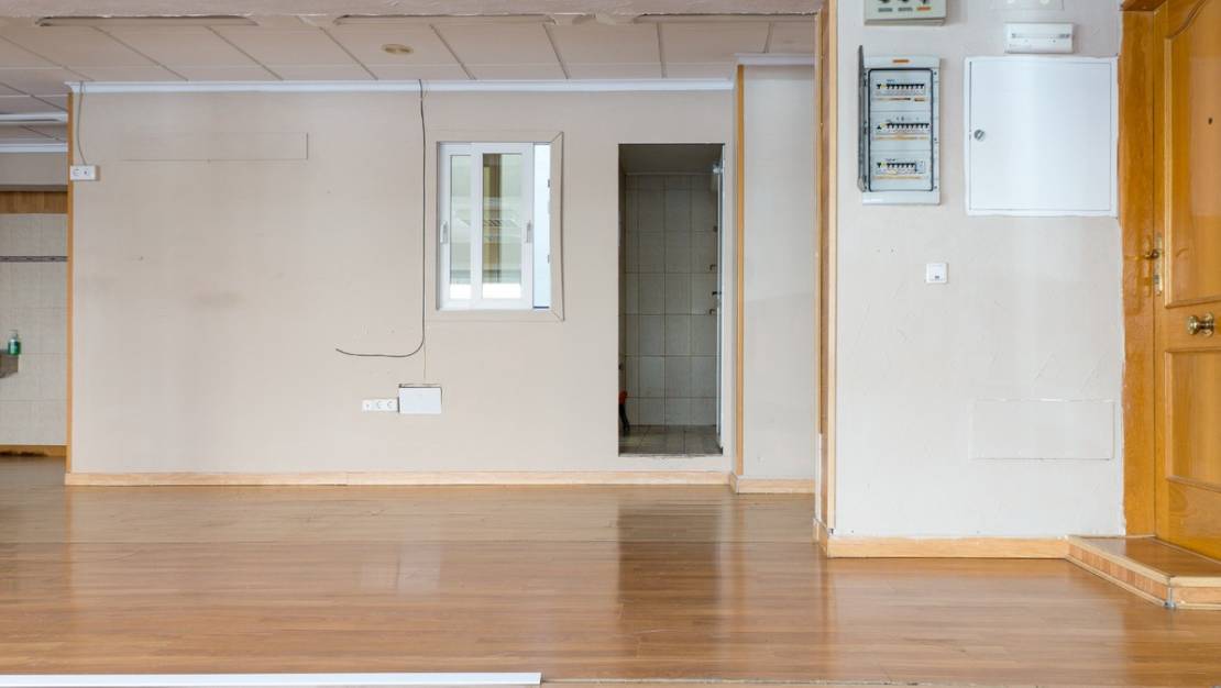 Venta - Commercial property - Torrevieja - Torrevieja Centro