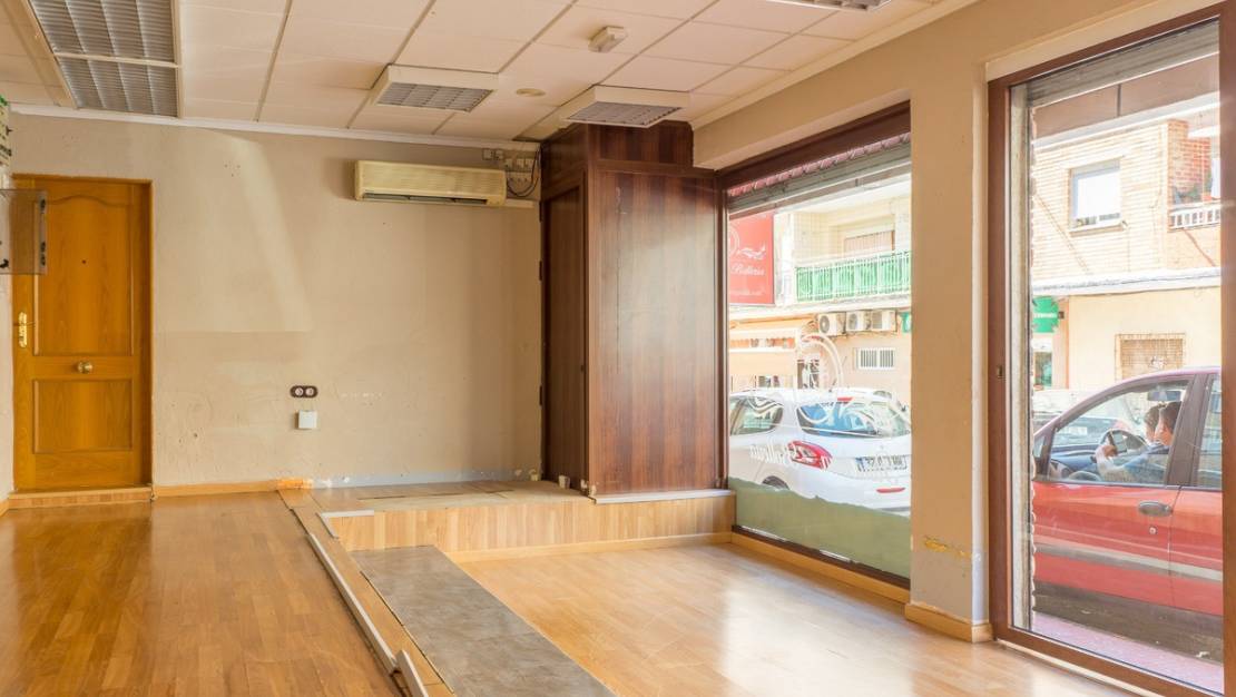 Venta - Commercial property - Torrevieja - Torrevieja Centro