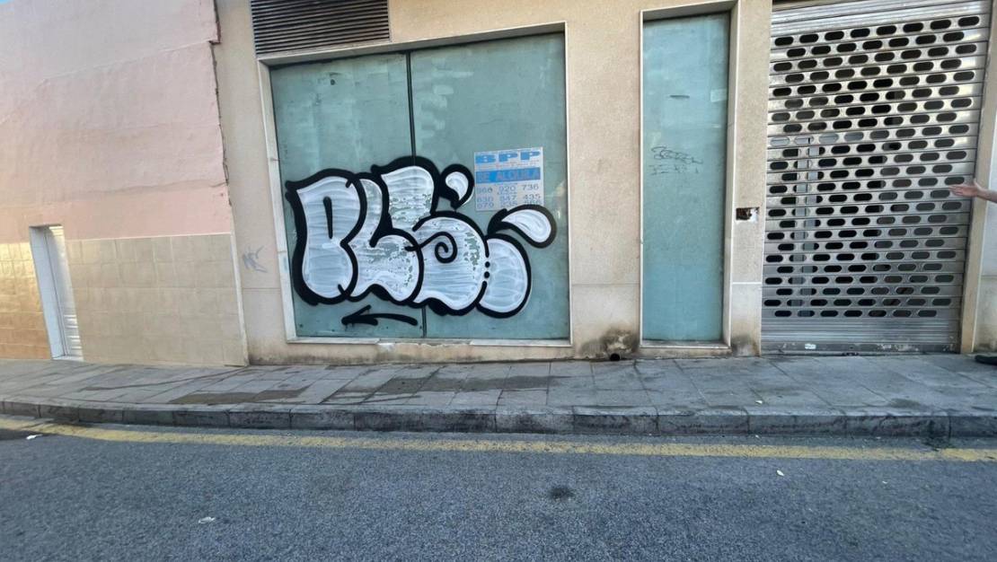 Venta - Commercial property - Torrevieja - Torrevieja Centro