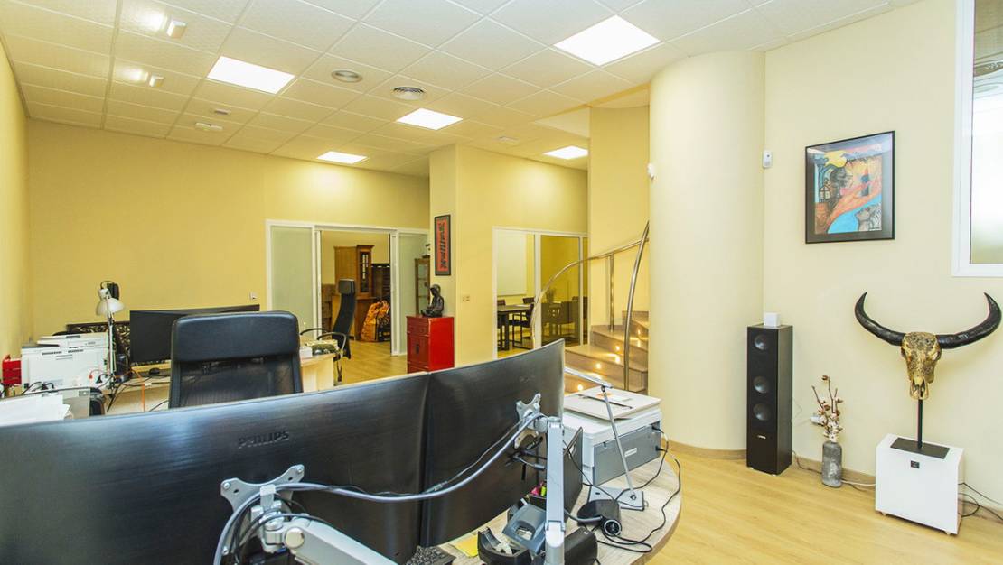 Venta - Commercial property - Torrevieja - Torrevieja Centro