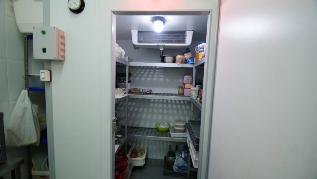 Venta - Commercial property - Torrevieja - Torrevieja Centro