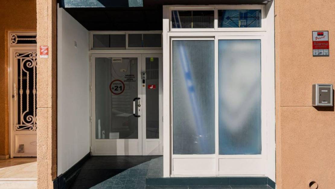 Venta - Commercial property - Torrevieja - Torrevieja Centro