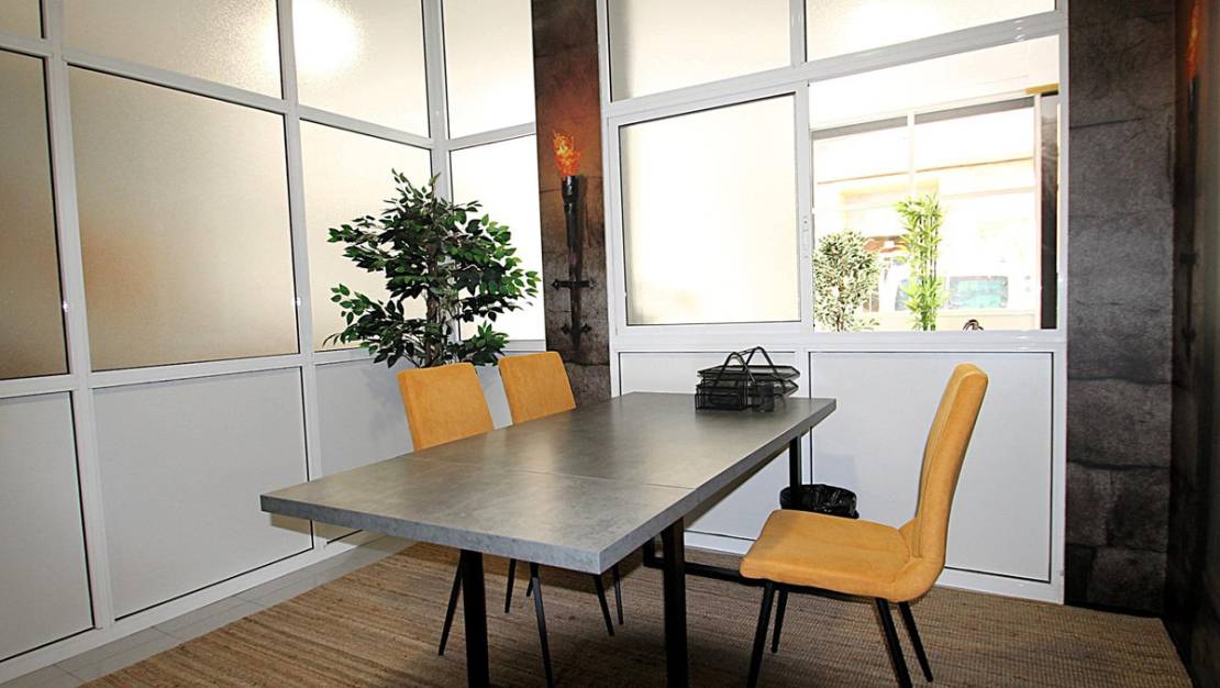 Venta - Commercial property - Torrevieja - Torrevieja Centro