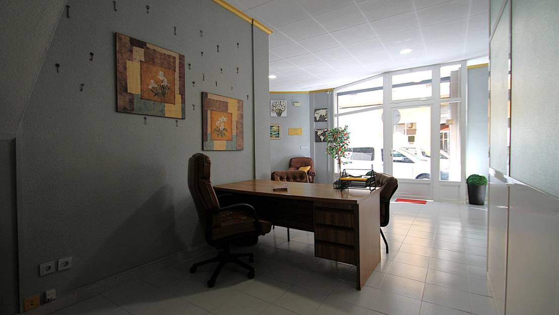 Venta - Commercial property - Torrevieja - Torrevieja Centro