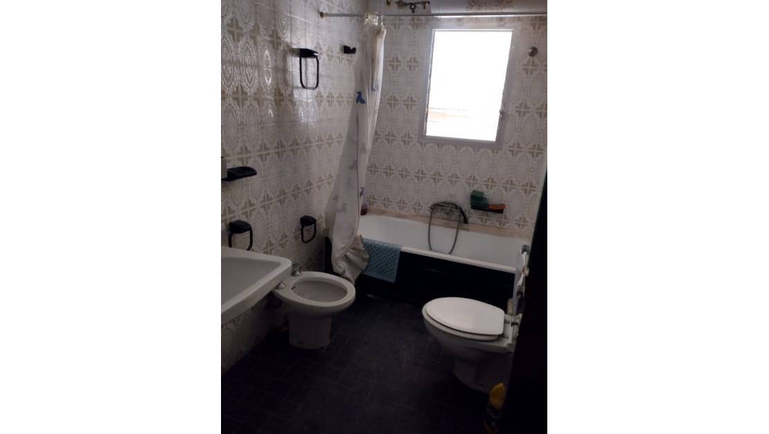 Venta - Commercial property - Torrevieja - Torrevieja Centro