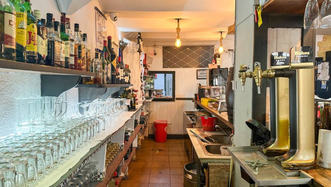 Venta - Commercial property - Torrevieja - Torrevieja Centro