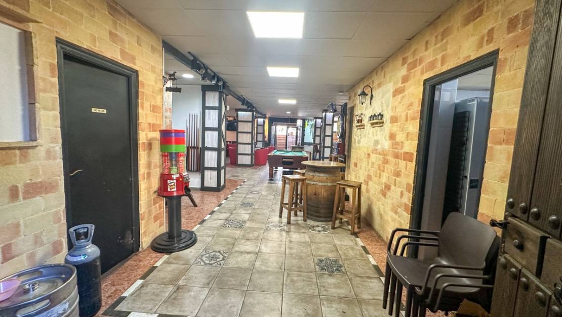 Venta - Commercial property - Torrevieja - Torrevieja Centro