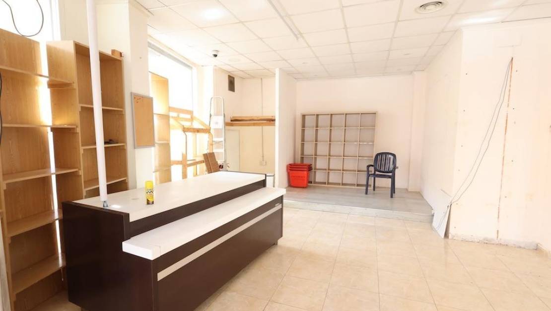 Venta - Commercial property - Torrevieja - Torrevieja Centro