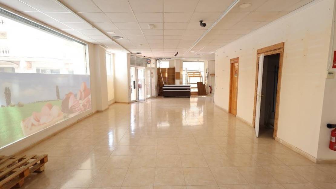 Venta - Commercial property - Torrevieja - Torrevieja Centro