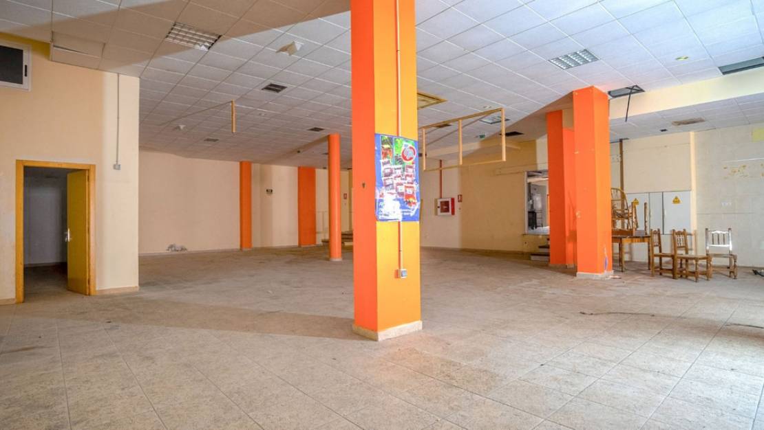 Venta - Commercial property - Torrevieja - Torrevieja Centro