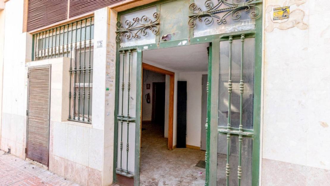 Venta - Commercial property - Torrevieja - Torrevieja Centro