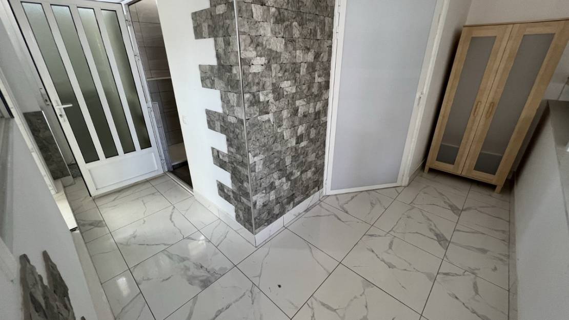 Venta - Commercial property - Torrevieja - Torrevieja Centro