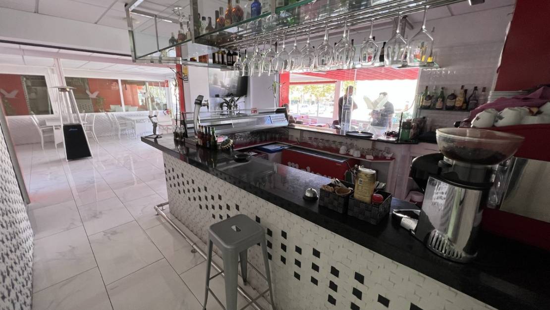 Venta - Commercial property - Torrevieja - Torrevieja Centro