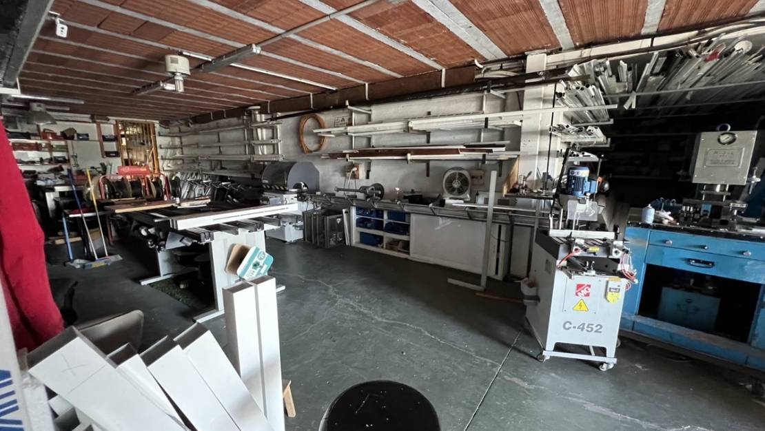 Venta - Commercial property - Torrevieja - Torrevieja Centro