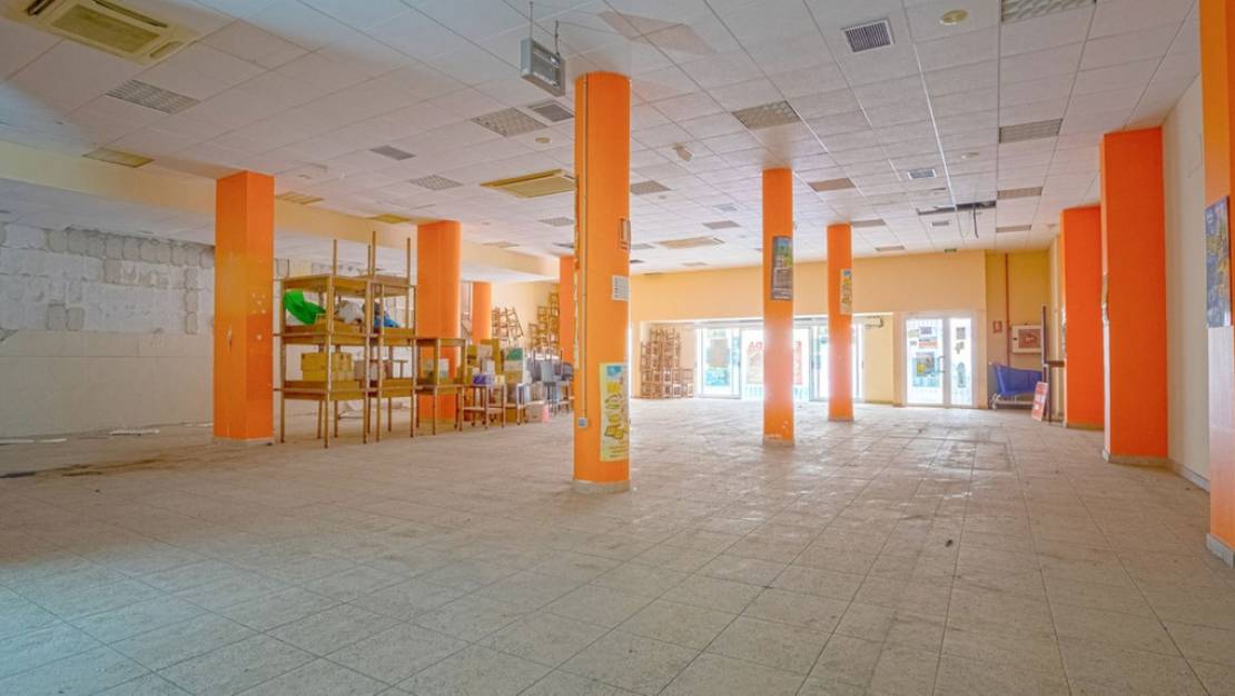 Venta - Commercial property - Torrevieja - Torrevieja Centro