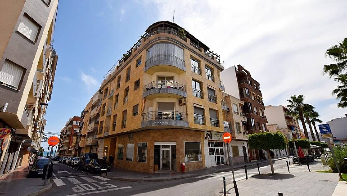 Venta - Commercial property - Torrevieja - Torrevieja Centro
