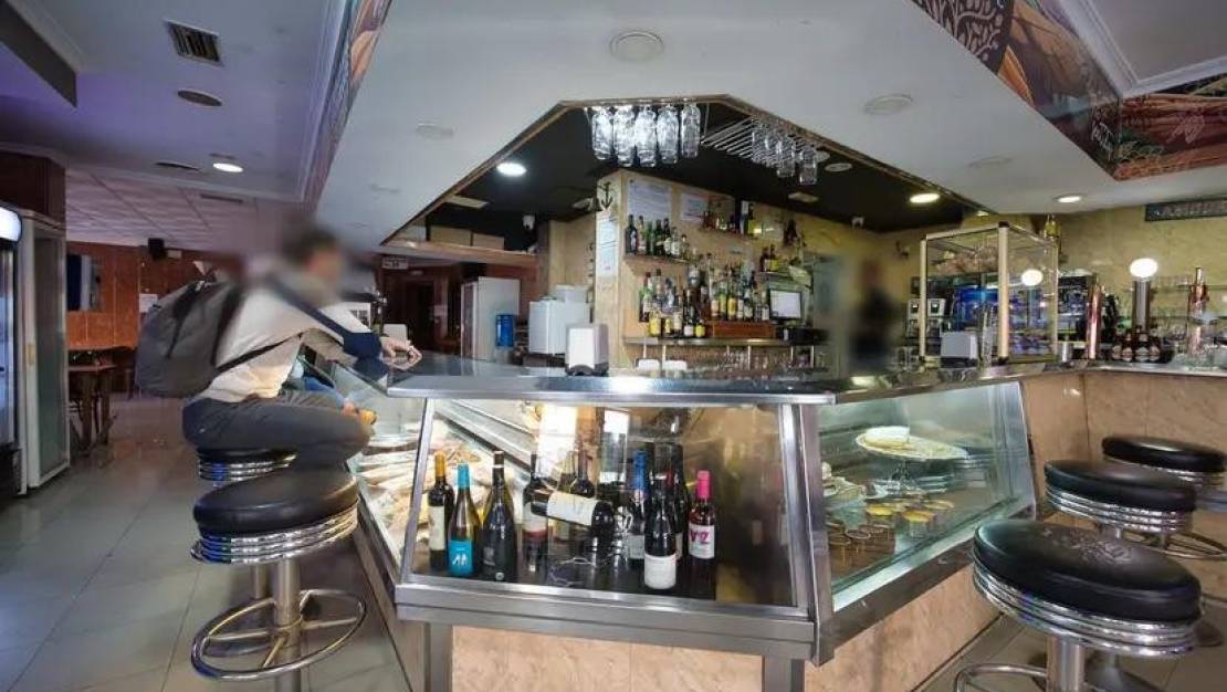 Venta - Commercial property - Torrevieja - Torrevieja Centro
