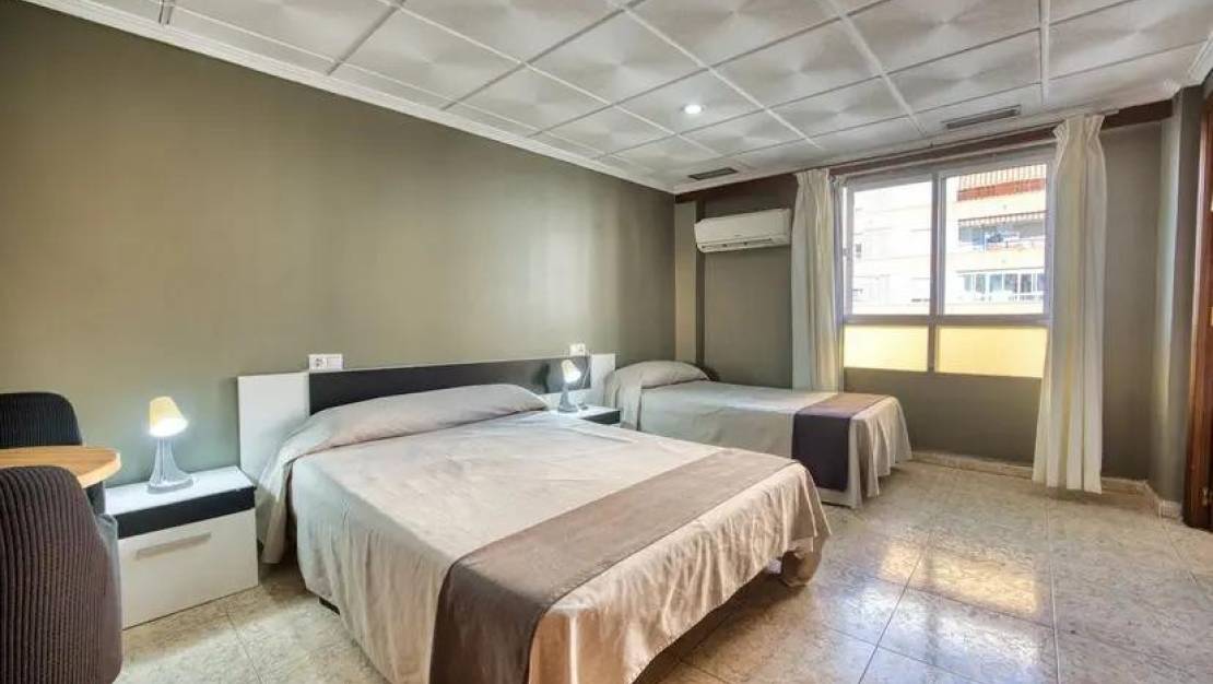 Venta - Commercial property - Torrevieja - Torrevieja Centro