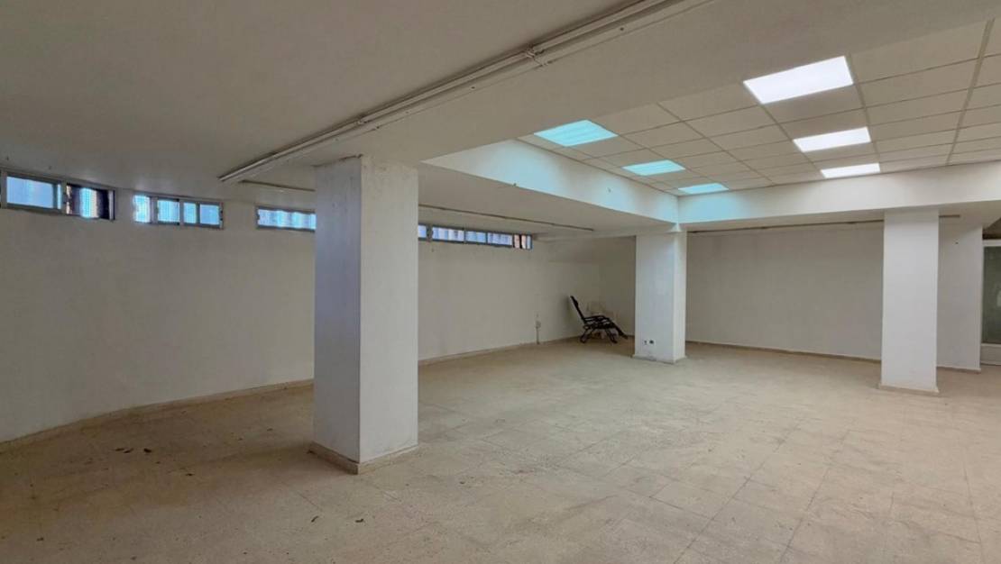 Venta - Commercial property - Torrevieja - Torrevieja Centro