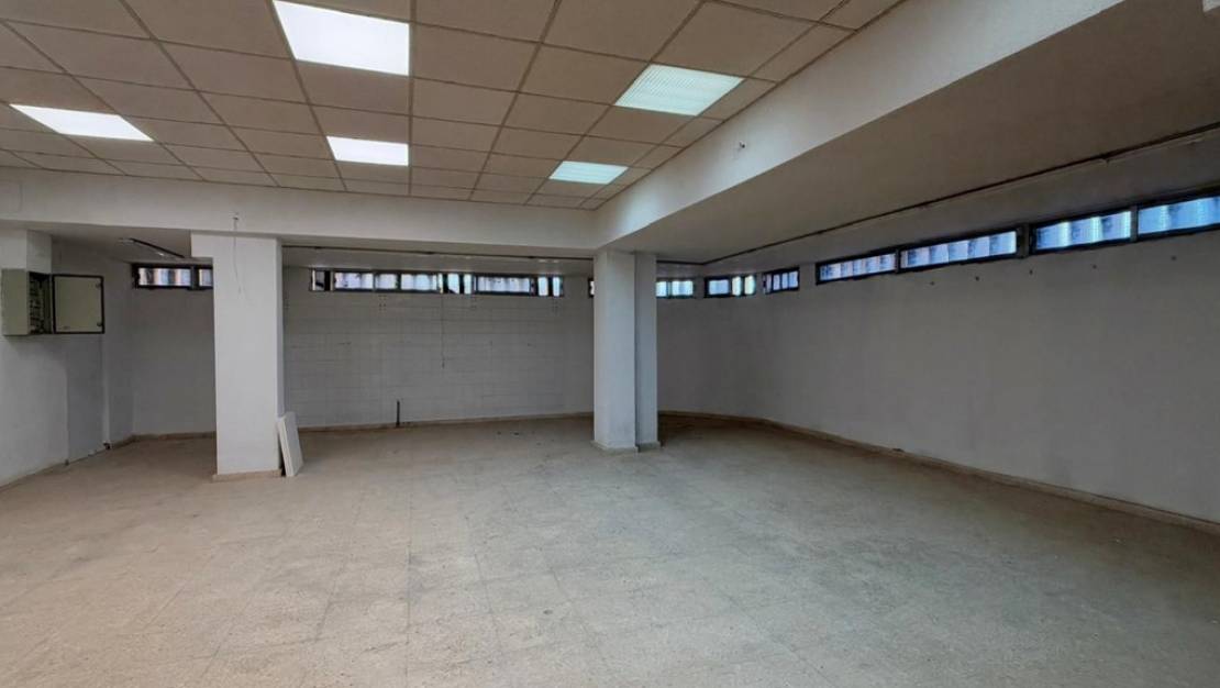 Venta - Commercial property - Torrevieja - Torrevieja Centro