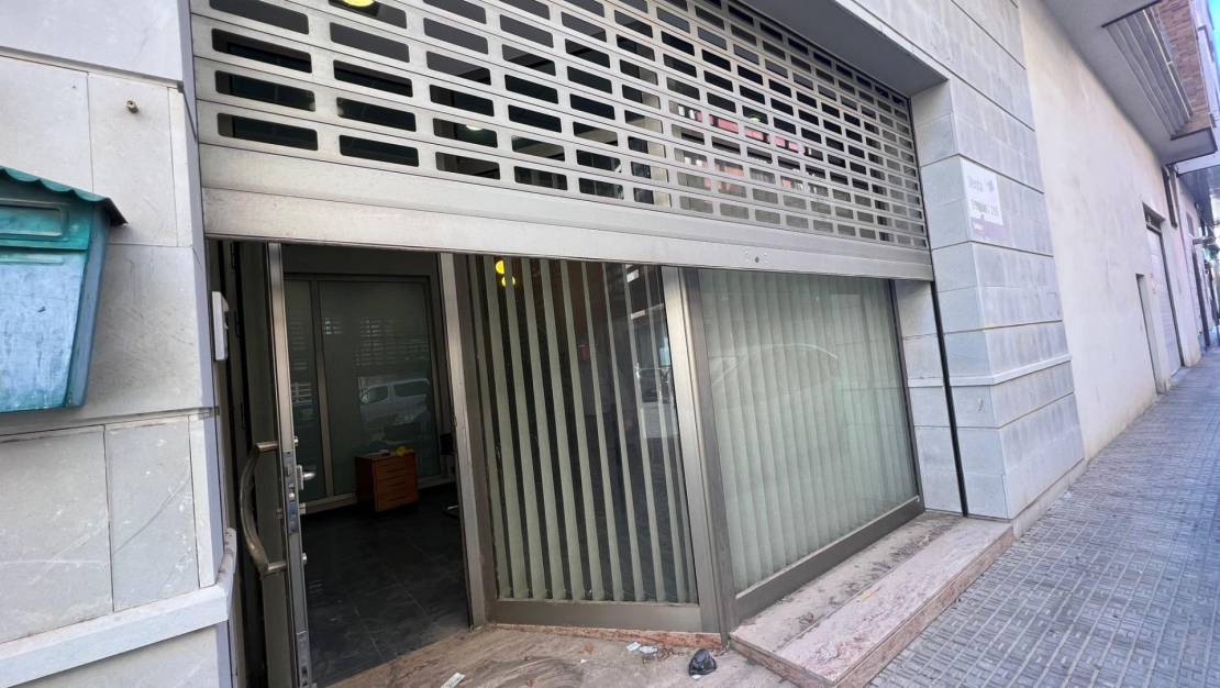 Venta - Commercial Unit - Beniel - CENTRO