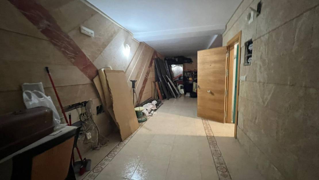 Venta - Commercial Unit - Torrevieja - Centro