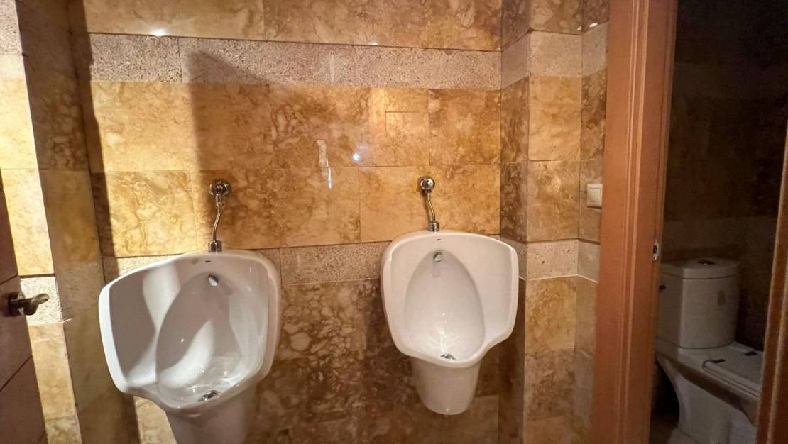 Venta - Commercial Unit - Torrevieja - Centro