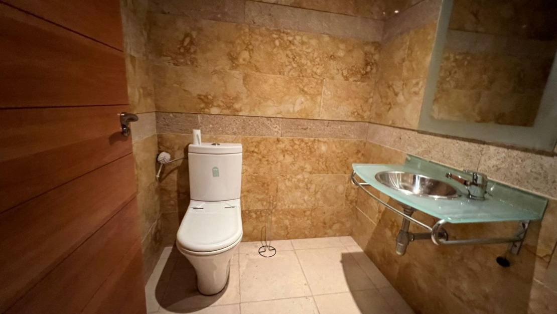 Venta - Commercial Unit - Torrevieja - Centro