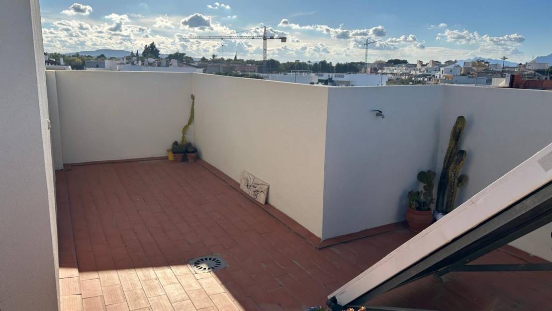 Venta - Detached House / Villa - Daya Nueva