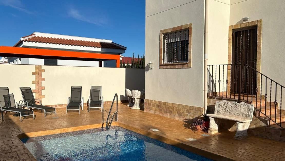 Venta - Detached House / Villa - Daya Nueva