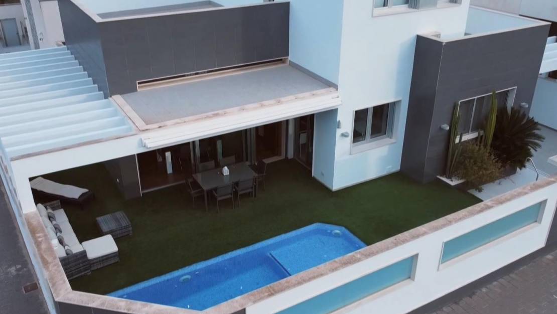 Venta - Detached House / Villa - Mil Palmeras